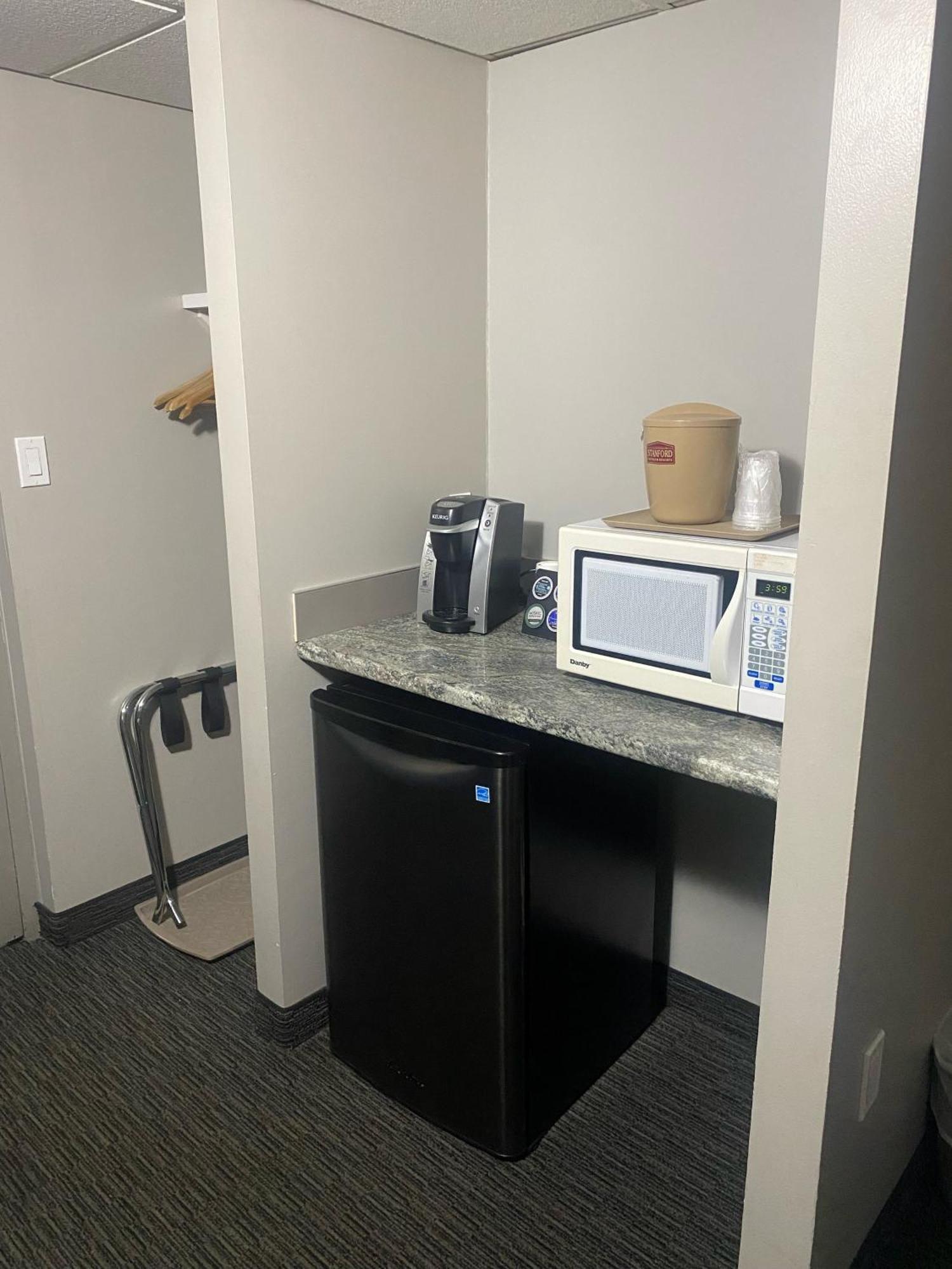 Travelodge By Wyndham Grande Prairie Luaran gambar